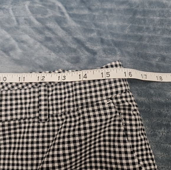 Michael Michael Kors Black And White Gingham Short! - Picture 4 of 6